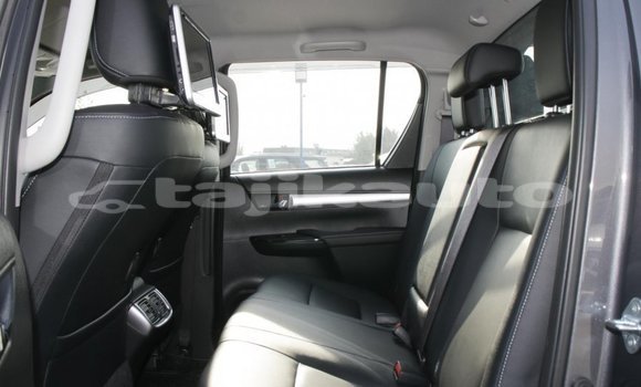 Buy New Toyota Hilux Silver Car in Adrasmon in Sughd Buy New Toyota Hilux Silver Car in Adrasmon in Sughd