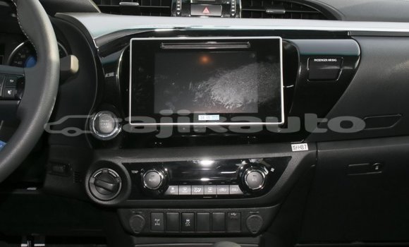 Buy New Toyota Hilux Silver Car in Adrasmon in Sughd Buy New Toyota Hilux Silver Car in Adrasmon in Sughd