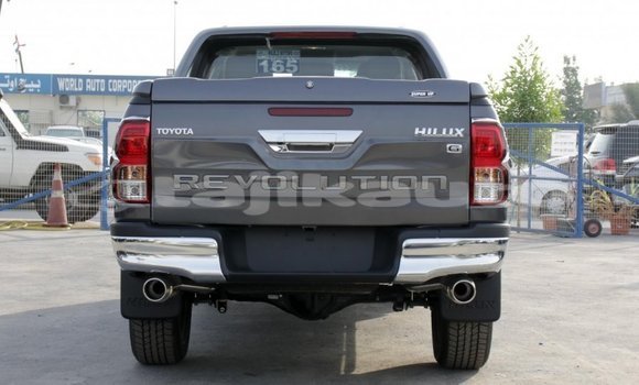 Buy New Toyota Hilux Silver Car in Adrasmon in Sughd Buy New Toyota Hilux Silver Car in Adrasmon in Sughd