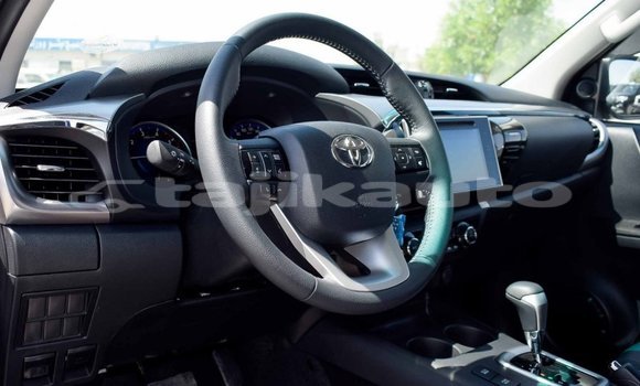 Buy New Toyota Hilux Silver Car in Adrasmon in Sughd Buy New Toyota Hilux Silver Car in Adrasmon in Sughd