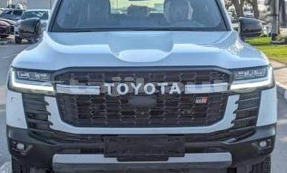 Buy Used Toyota Land Cruiser White Car in Buston in Sughd Buy Used Toyota Land Cruiser White Car in Buston in Sughd