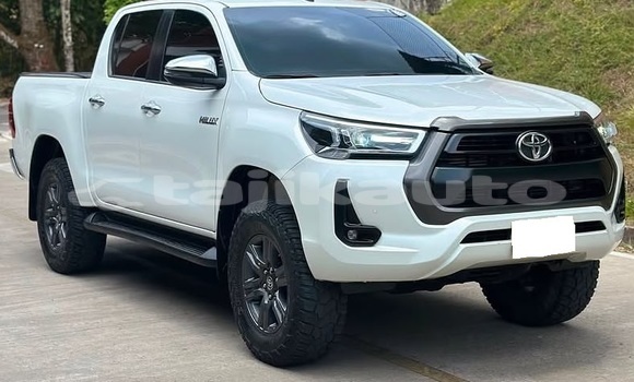 Buy Used Toyota Hilux White Car in Buston in Sughd Buy Used Toyota Hilux White Car in Buston in Sughd