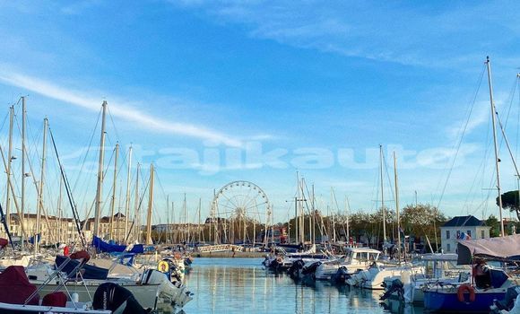 Medium with watermark image
