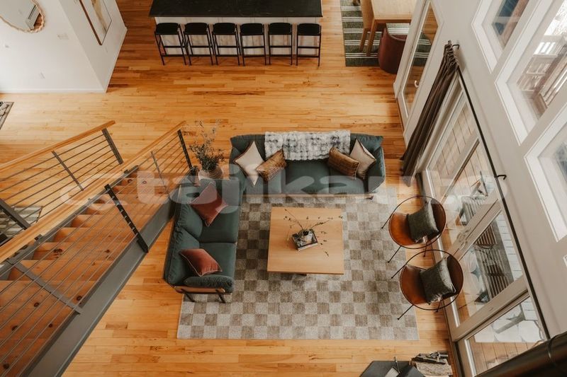 Big with watermark image