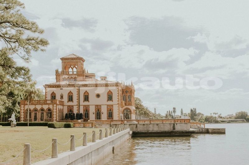 Big with watermark image