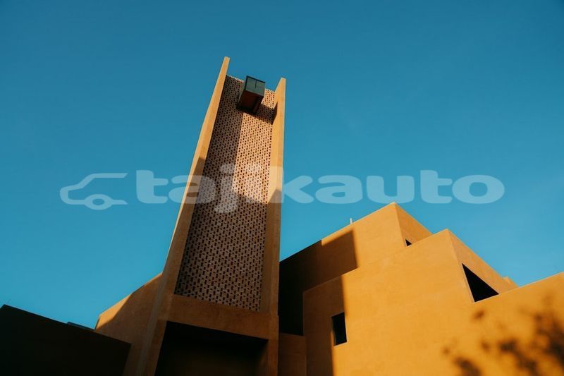 Big with watermark image