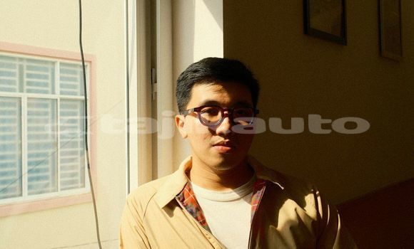 Medium with watermark image