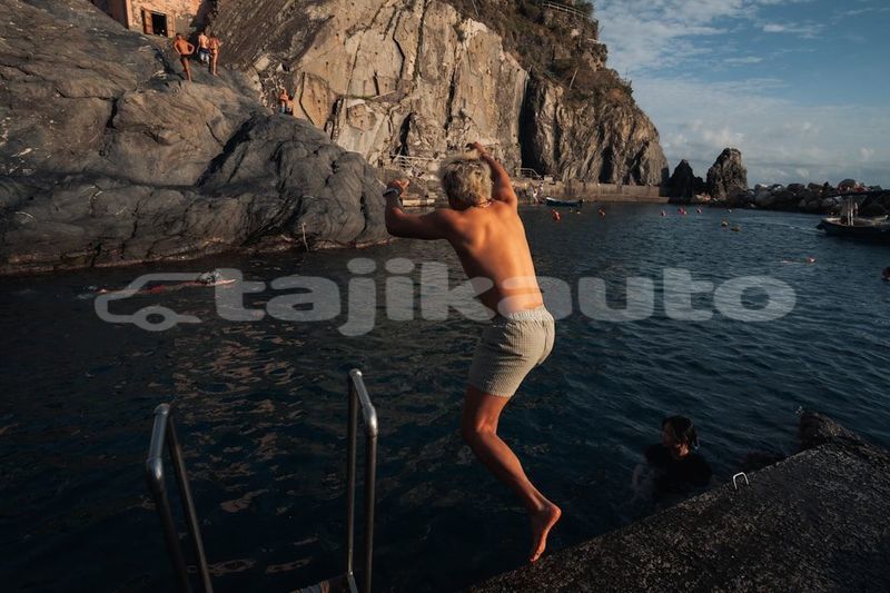 Big with watermark image