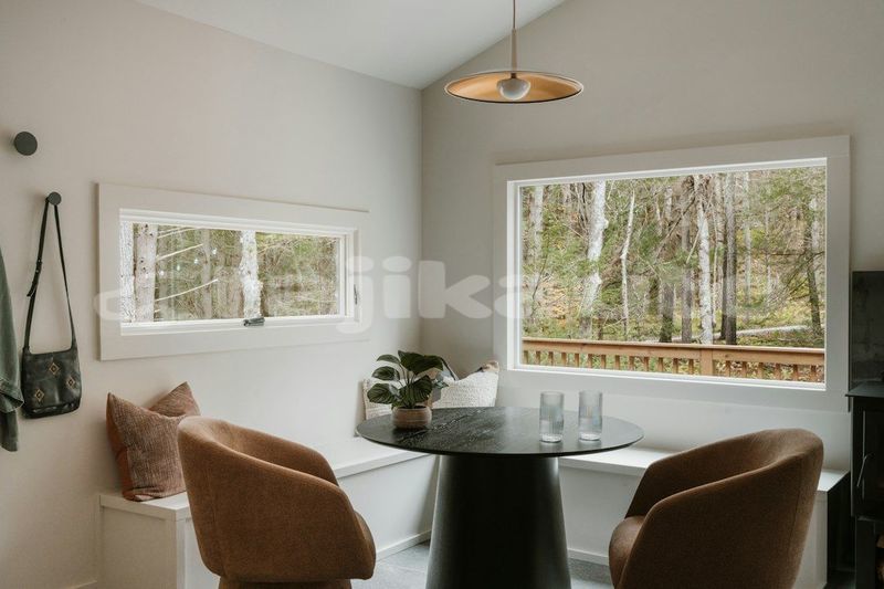 Big with watermark image