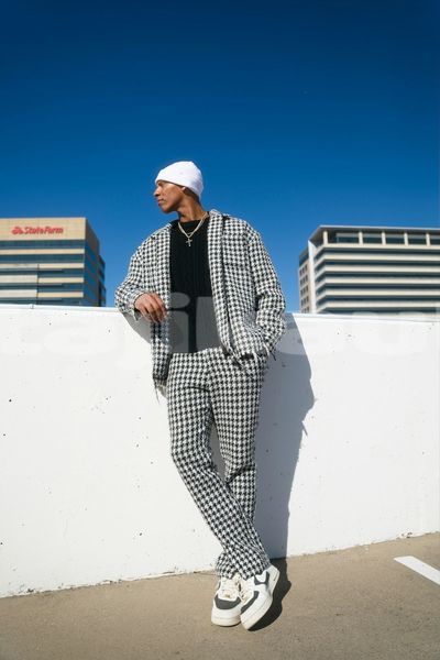 Big with watermark image