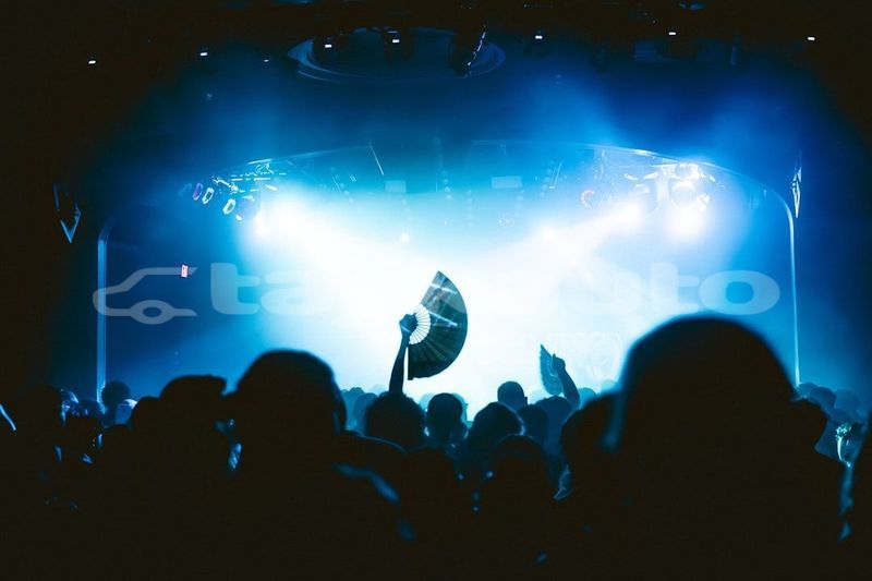 Big with watermark image