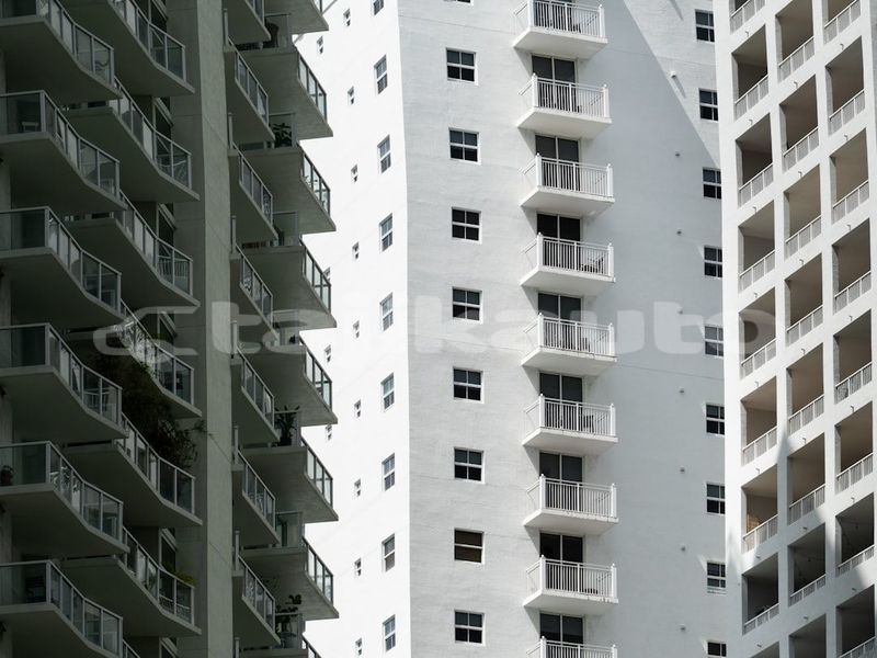 Big with watermark image