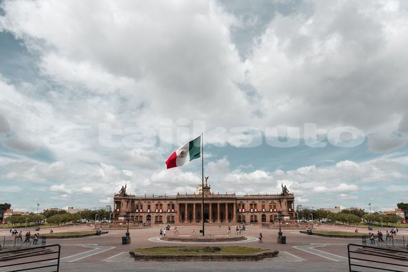Big with watermark image