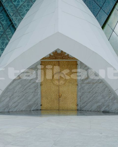 Big with watermark image