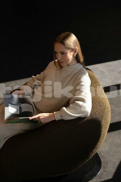 Big with watermark image