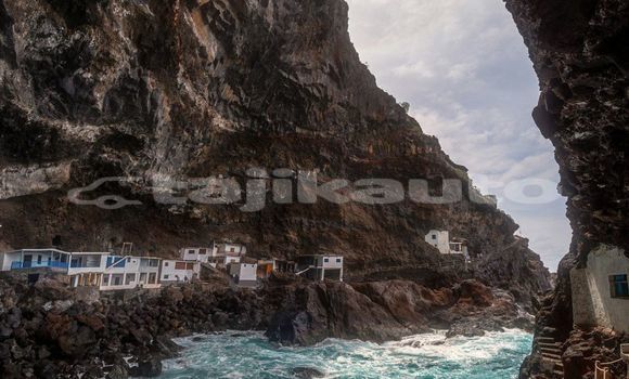 Medium with watermark image