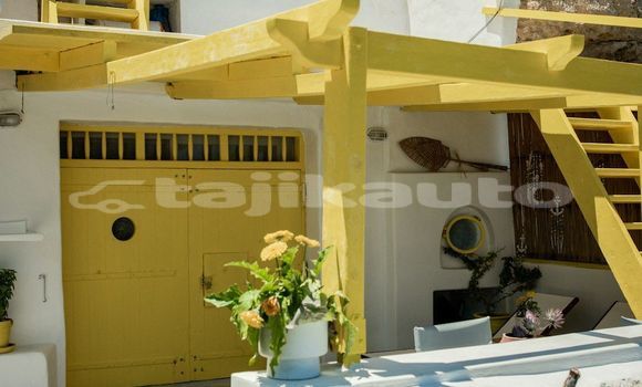 Medium with watermark image
