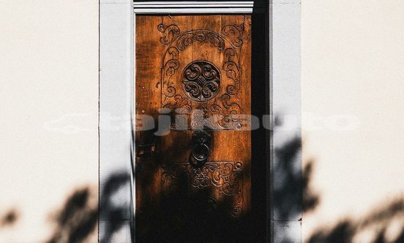 Medium with watermark image