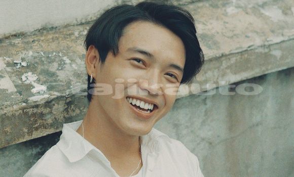 Medium with watermark image