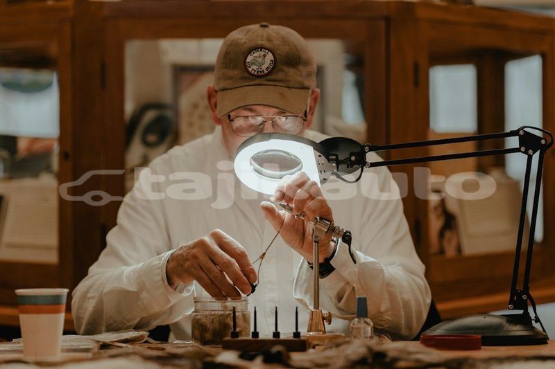 Big with watermark image