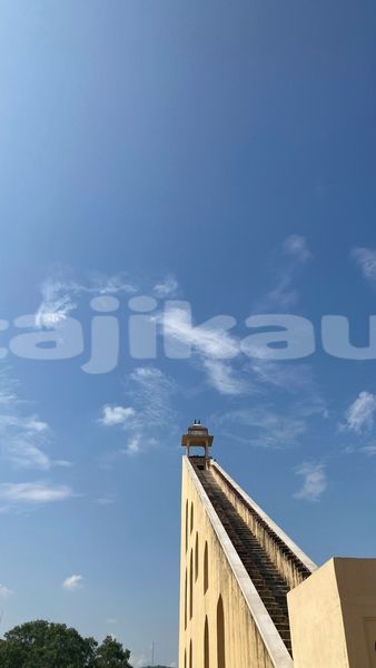 Big with watermark image