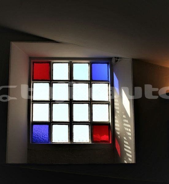 Big with watermark image