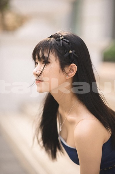 Big with watermark girl 8070447 640