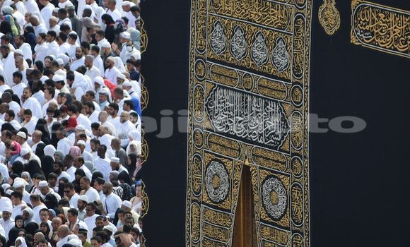 Medium with watermark image