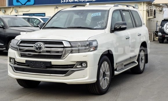 Buy Import Toyota Land Cruiser White Car in Import - Dubai in Dushanbe Buy Import Toyota Land Cruiser White Car in Import - Dubai in Dushanbe
