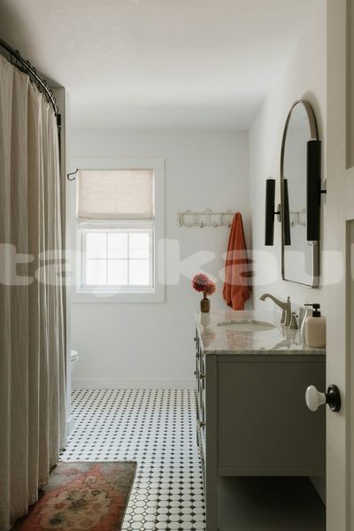 Big with watermark image