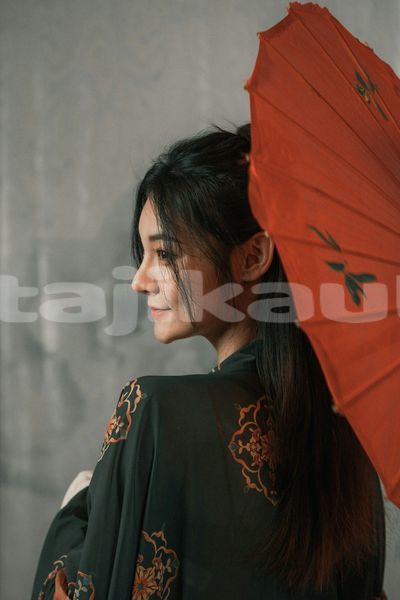 Big with watermark image