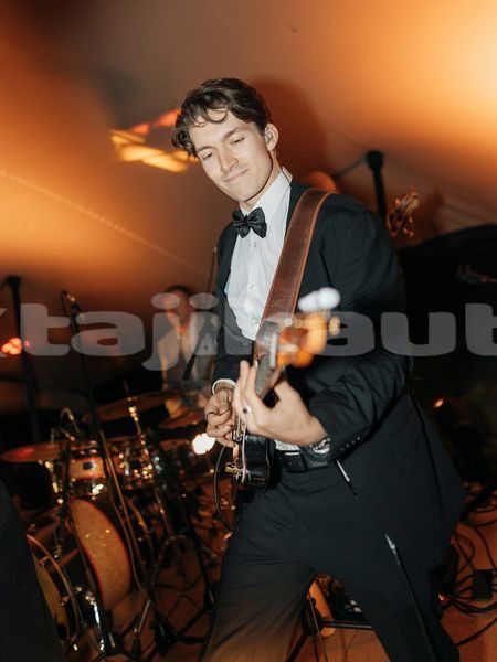 Big with watermark image