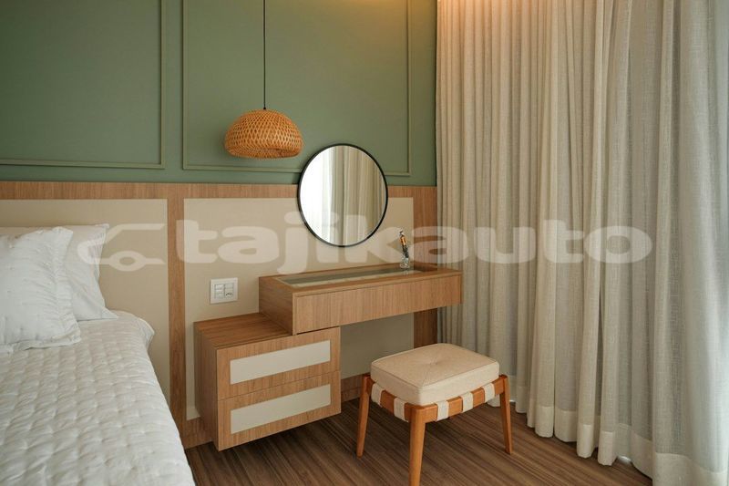 Big with watermark image
