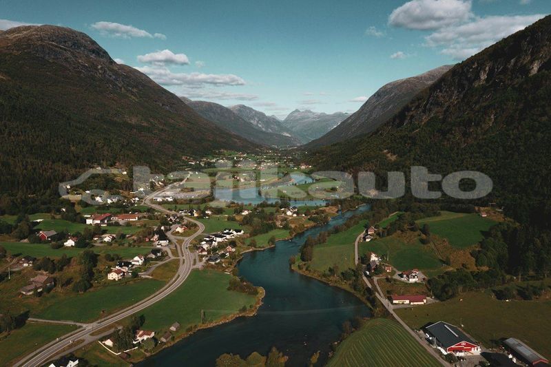 Big with watermark image