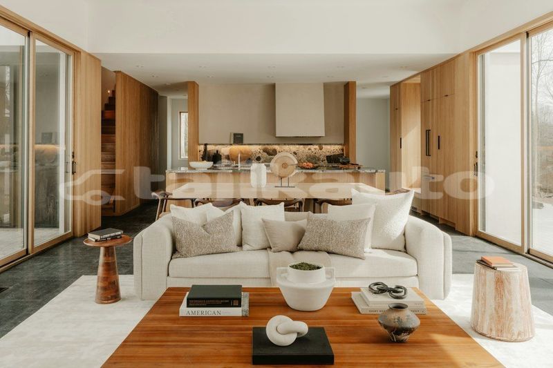 Big with watermark image