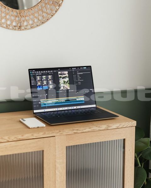Big with watermark image