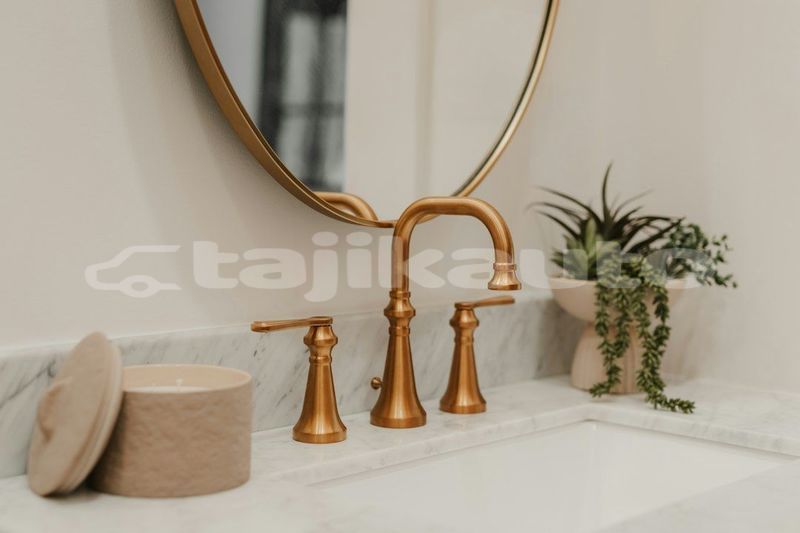 Big with watermark image