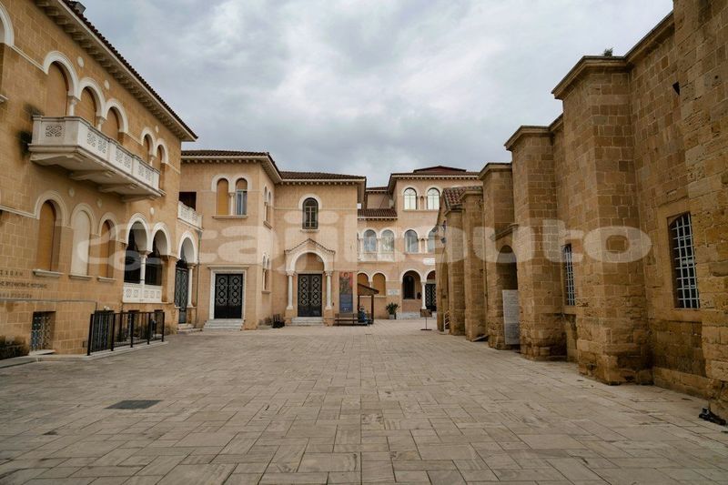 Big with watermark image