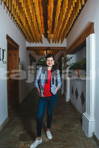 Big with watermark image