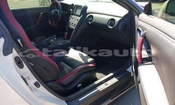 Buy Used Nissan GT-R White Car in Buston in Sughd Buy Used Nissan GT-R White Car in Buston in Sughd