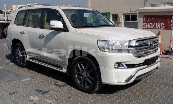 Buy Import Toyota Land Cruiser White Car in Import - Dubai in Dushanbe Buy Import Toyota Land Cruiser White Car in Import - Dubai in Dushanbe