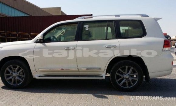 Buy Import Toyota Land Cruiser White Car in Import - Dubai in Dushanbe Buy Import Toyota Land Cruiser White Car in Import - Dubai in Dushanbe