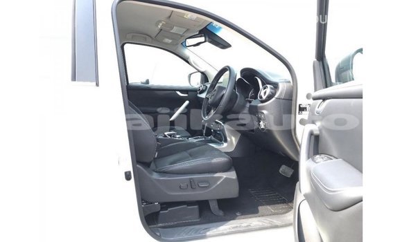 Buy Import Mercedes-Benz 250 White Car in Import - Dubai in Dushanbe Buy Import Mercedes-Benz 250 White Car in Import - Dubai in Dushanbe