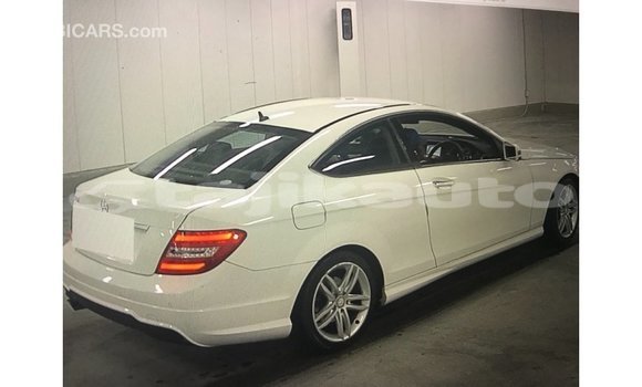 Buy Import Mercedes-Benz 190 White Car in Import - Dubai in Dushanbe Buy Import Mercedes-Benz 190 White Car in Import - Dubai in Dushanbe