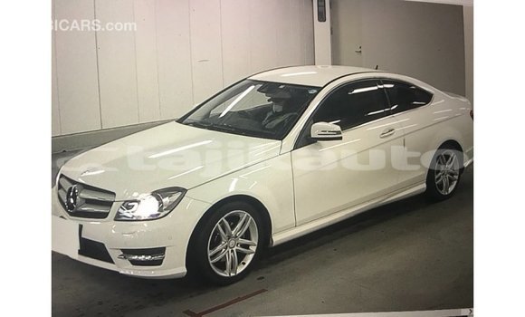 Buy Import Mercedes-Benz 190 White Car in Import - Dubai in Dushanbe Buy Import Mercedes-Benz 190 White Car in Import - Dubai in Dushanbe