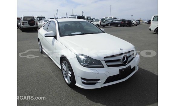 Buy Import Mercedes-Benz 190 White Car in Import - Dubai in Dushanbe Buy Import Mercedes-Benz 190 White Car in Import - Dubai in Dushanbe