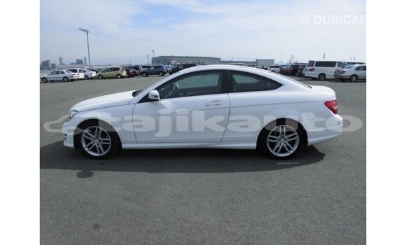 Buy Import Mercedes-Benz 190 White Car in Import - Dubai in Dushanbe Buy Import Mercedes-Benz 190 White Car in Import - Dubai in Dushanbe