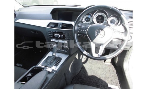 Buy Import Mercedes-Benz 190 White Car in Import - Dubai in Dushanbe Buy Import Mercedes-Benz 190 White Car in Import - Dubai in Dushanbe