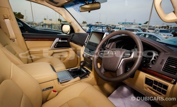 Buy Import Toyota Land Cruiser White Car in Import - Dubai in Dushanbe Buy Import Toyota Land Cruiser White Car in Import - Dubai in Dushanbe