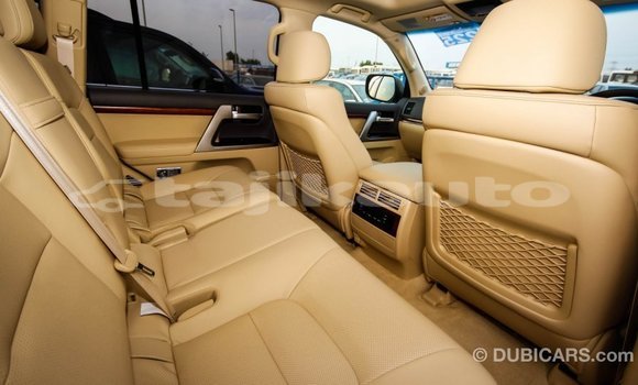 Buy Import Toyota Land Cruiser White Car in Import - Dubai in Dushanbe Buy Import Toyota Land Cruiser White Car in Import - Dubai in Dushanbe